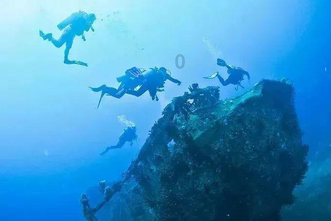 吴尊一家在零下40度的长白山泡温泉、玩漂流,再和爱妻荡个秋千